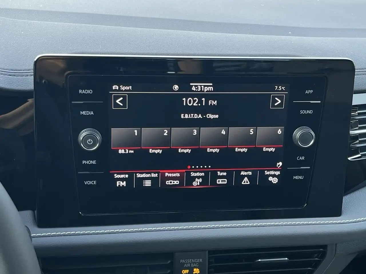 Volkswagen Jetta снимка Volkswagen Jetta
