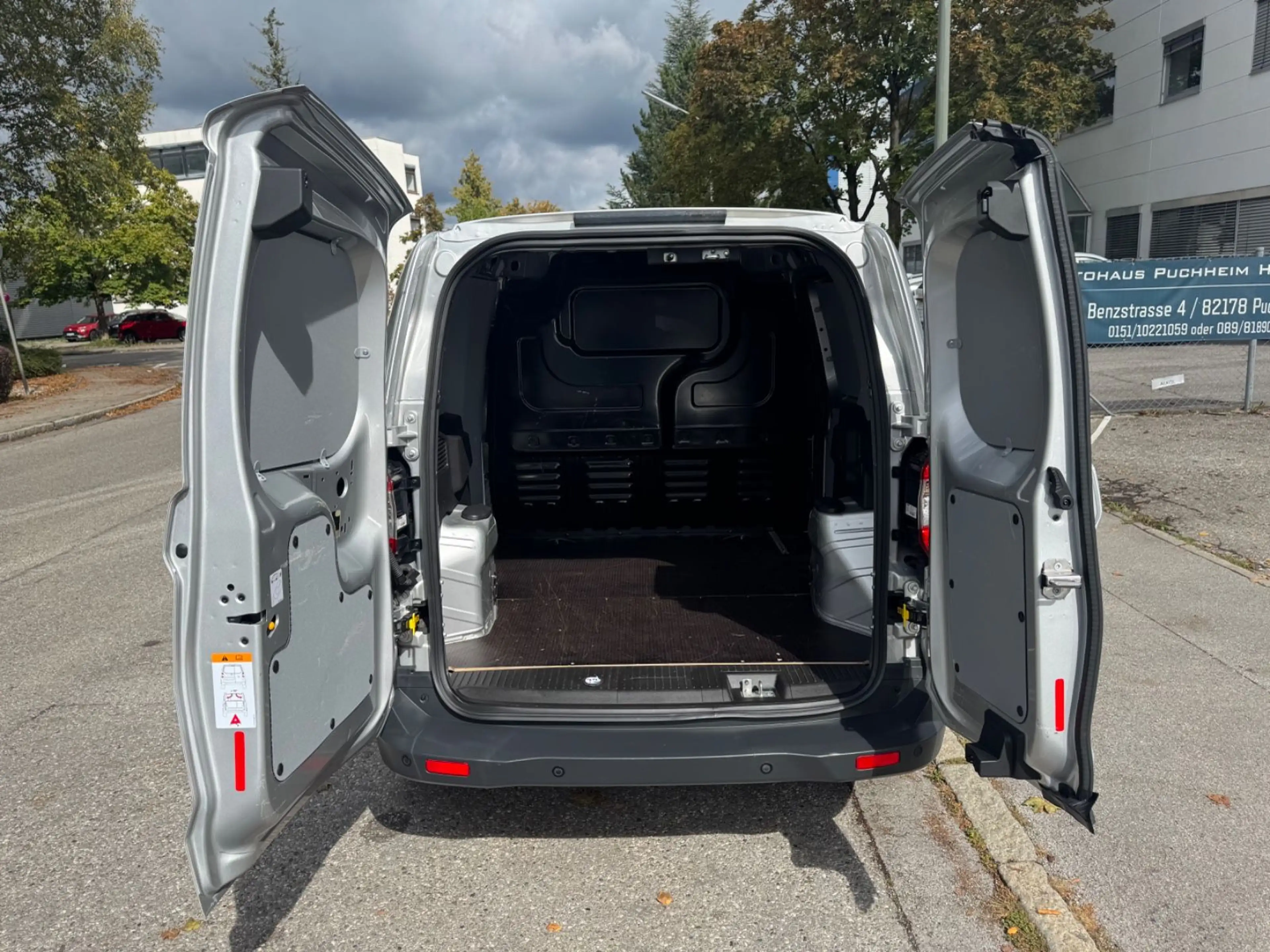 Ford Transit Courier 1.0 EcoB/Klima/Navi/Temp/SZH/PDC — photo 9