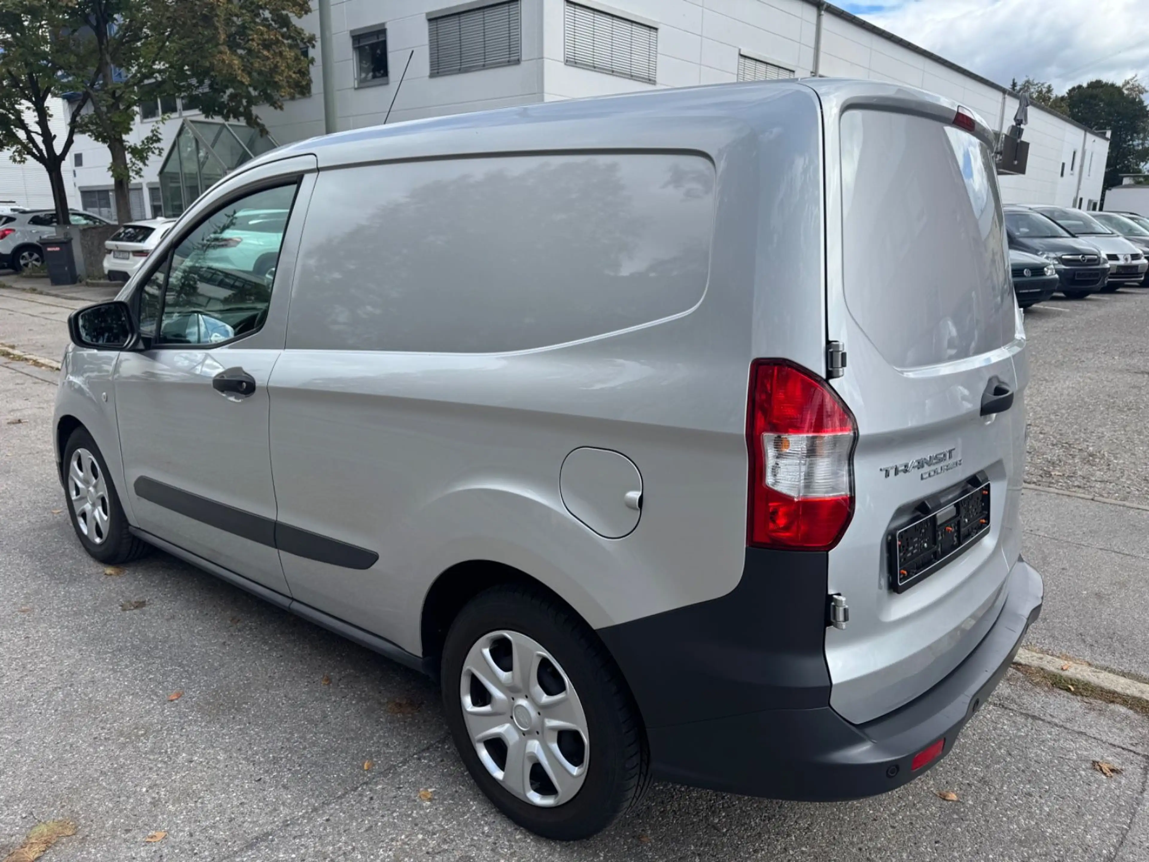 Ford Transit Courier 1.0 EcoB/Klima/Navi/Temp/SZH/PDC — photo 7