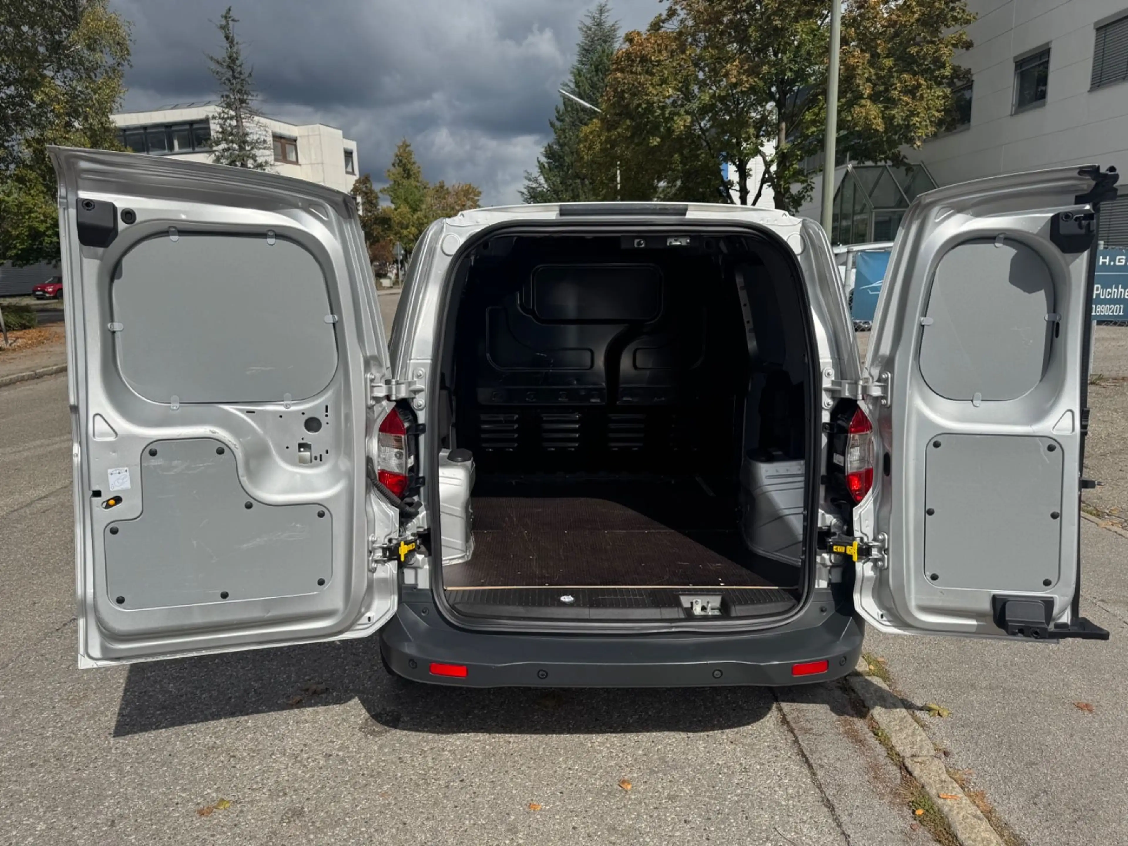 Ford Transit Courier 1.0 EcoB/Klima/Navi/Temp/SZH/PDC — photo 11