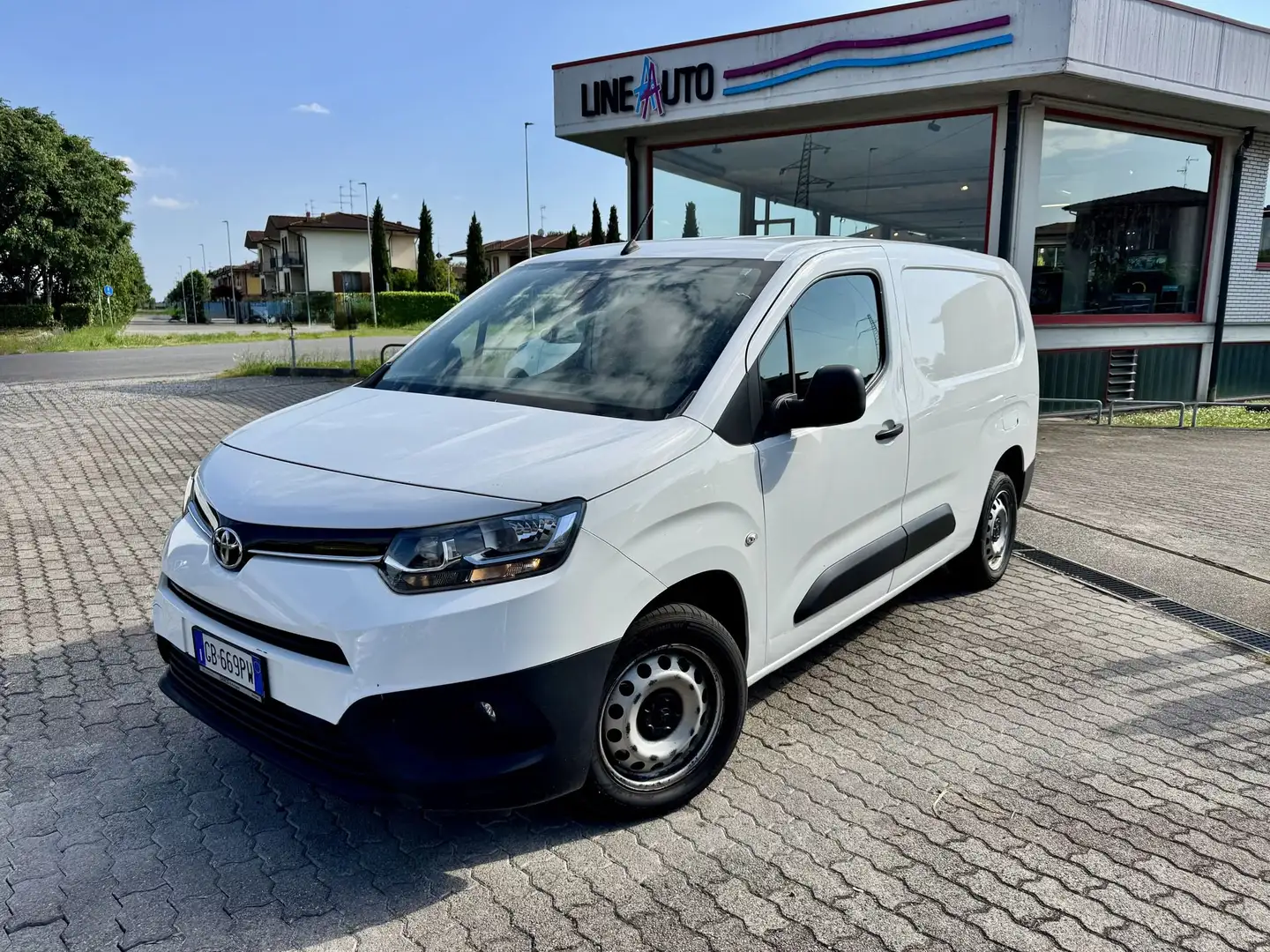 Toyota Proace City 1.5D 130 CV S&S L2 S Bianco - 1