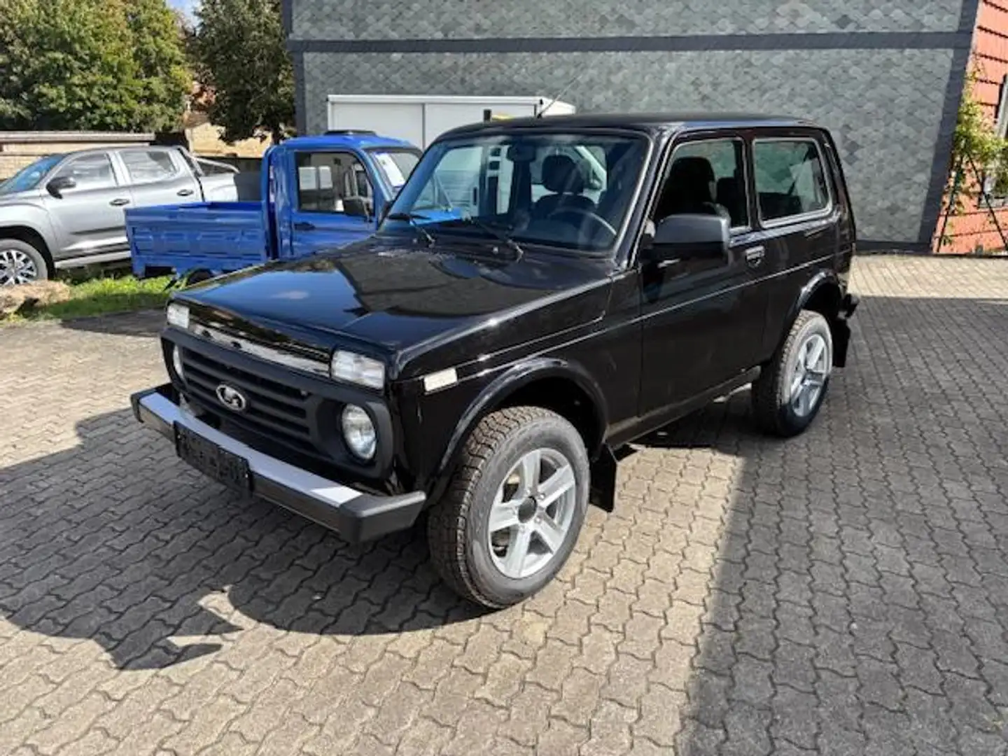 Lada Niva LEGEND 1.7i 4x4 +ALLRAD+AC+ALU+SITZHEIZUNG Schwarz - 2