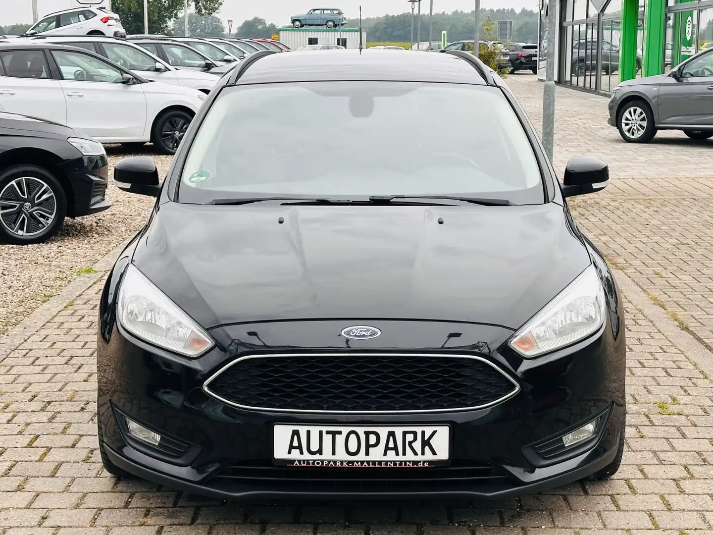 Ford Focus 1,5 TDCi 88kW PowerShift Business *NAVI* Noir - 2