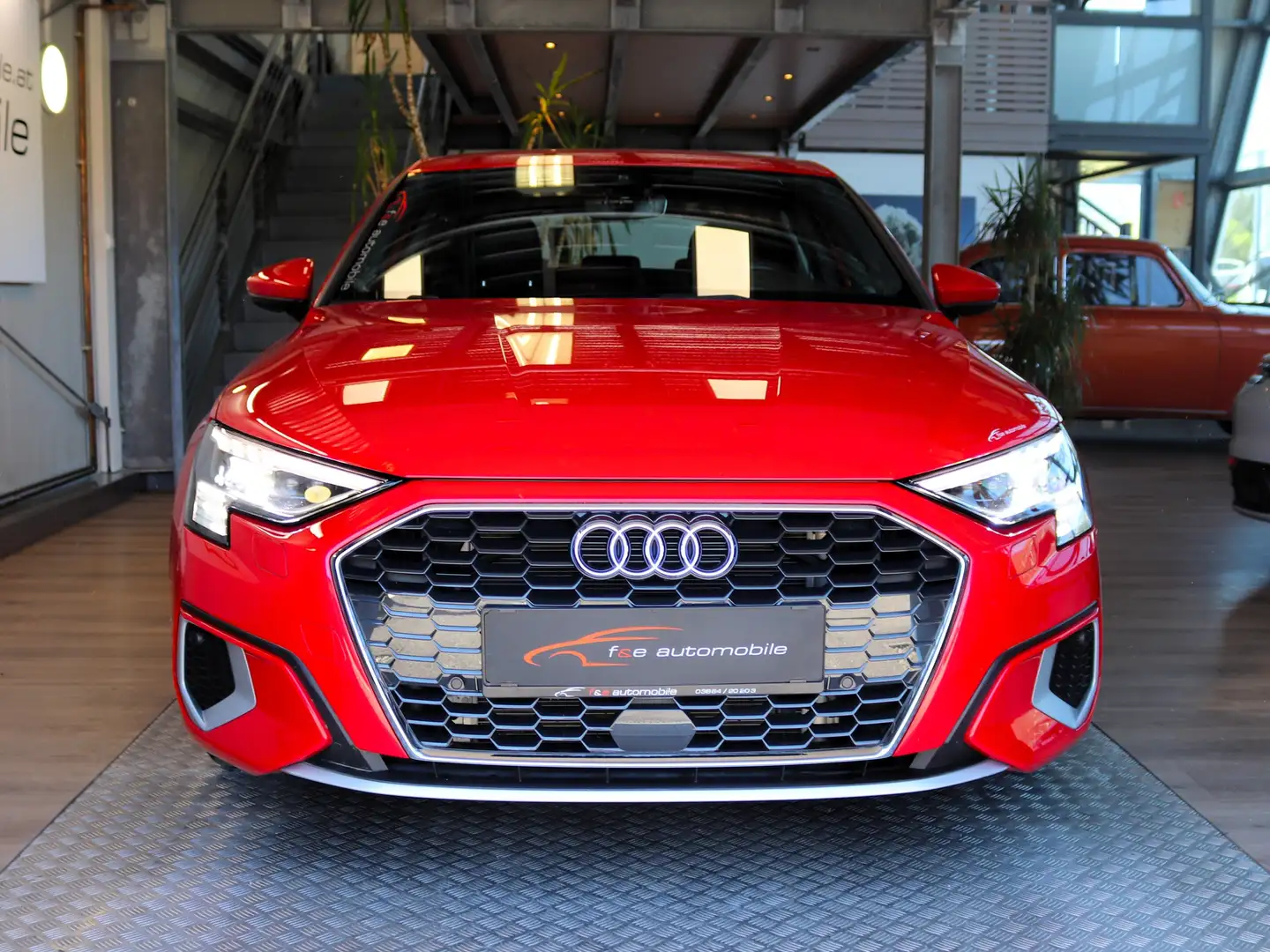 Audi A3 40 1,4 TFSI e-tron advanced Rot - 2