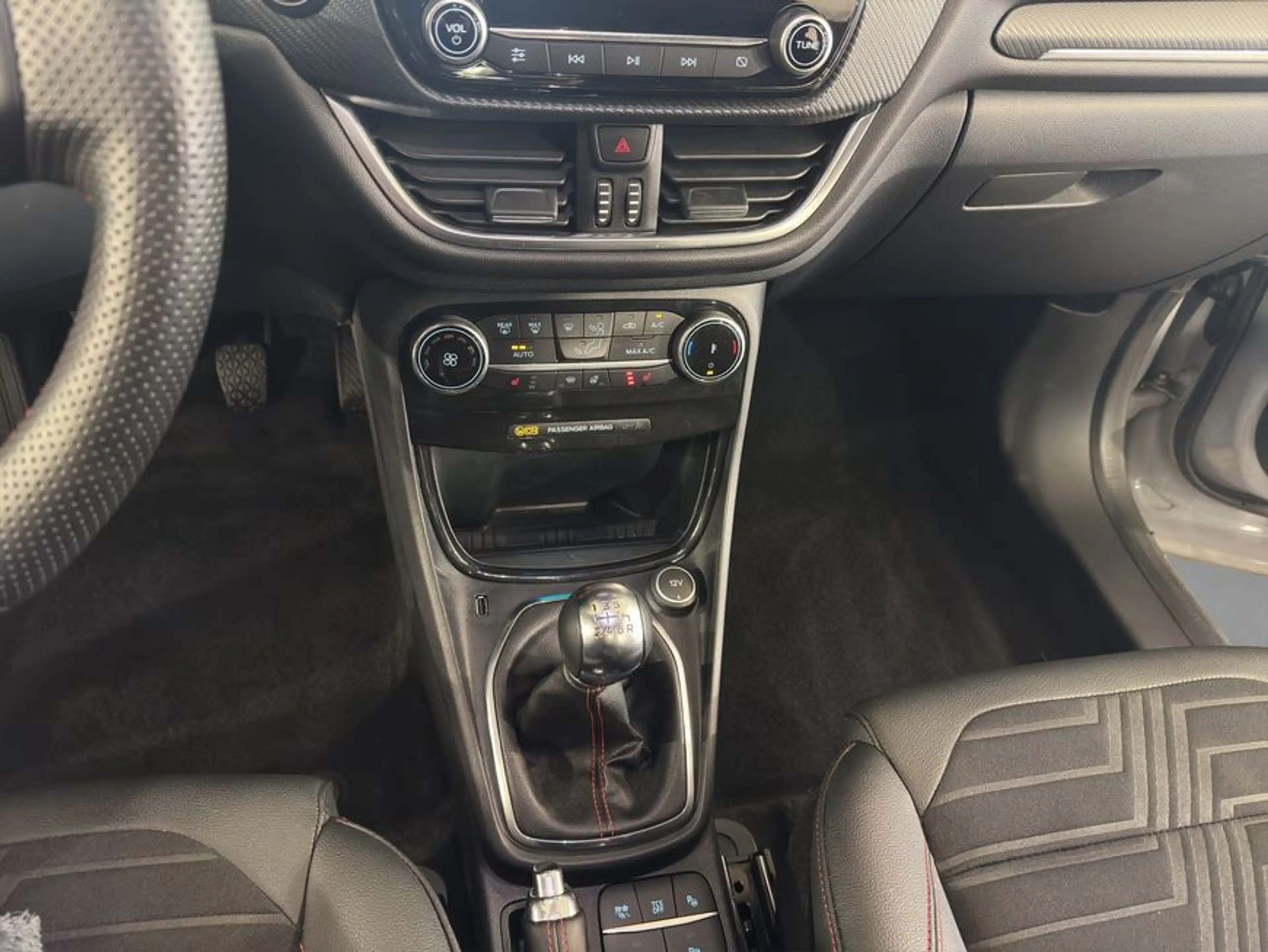 Ford Puma 1.0 EcoBoost Hybrid ST-LINE X 114 kW, 5-türig — photo 12