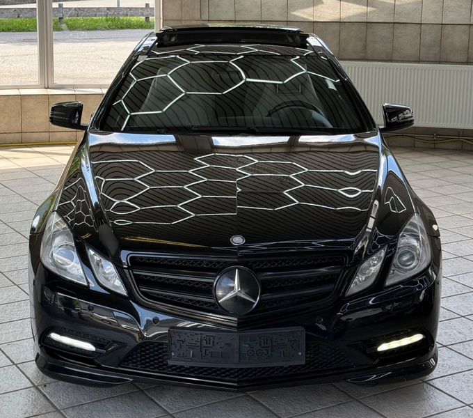 Mercedes-Benz E 350 BlueEfficiency CDI *AMG-LINE*PANO*LEDER — photo 9