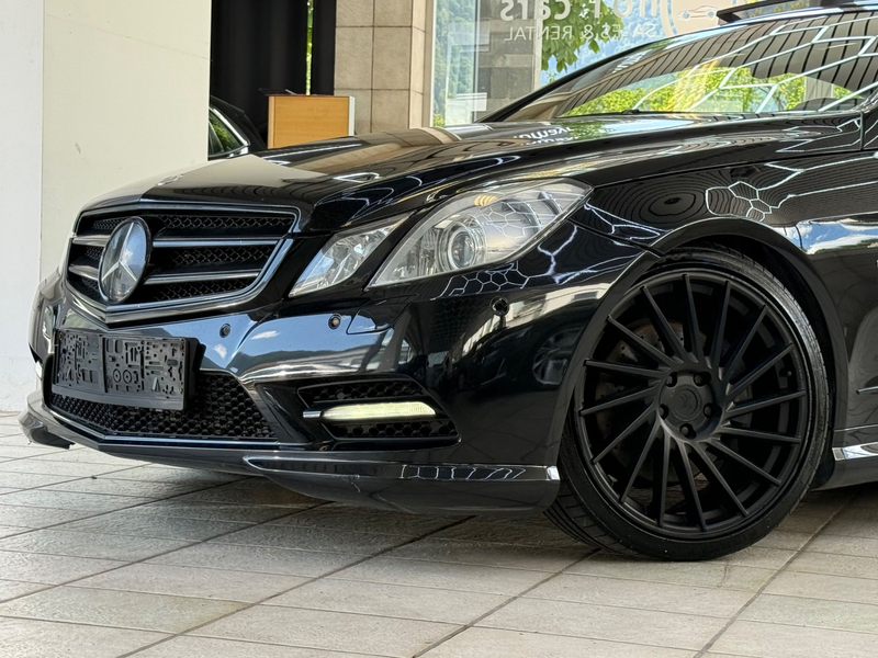 Mercedes-Benz E 350 BlueEfficiency CDI *AMG-LINE*PANO*LEDER — photo 4
