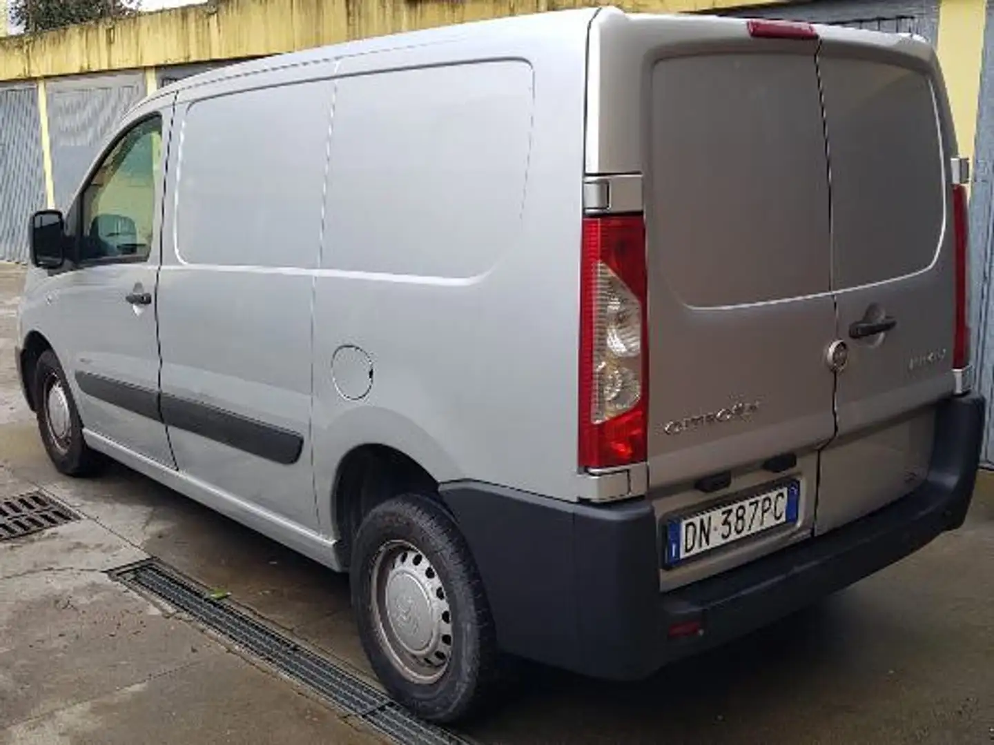 Citroen Jumpy Grau - 2