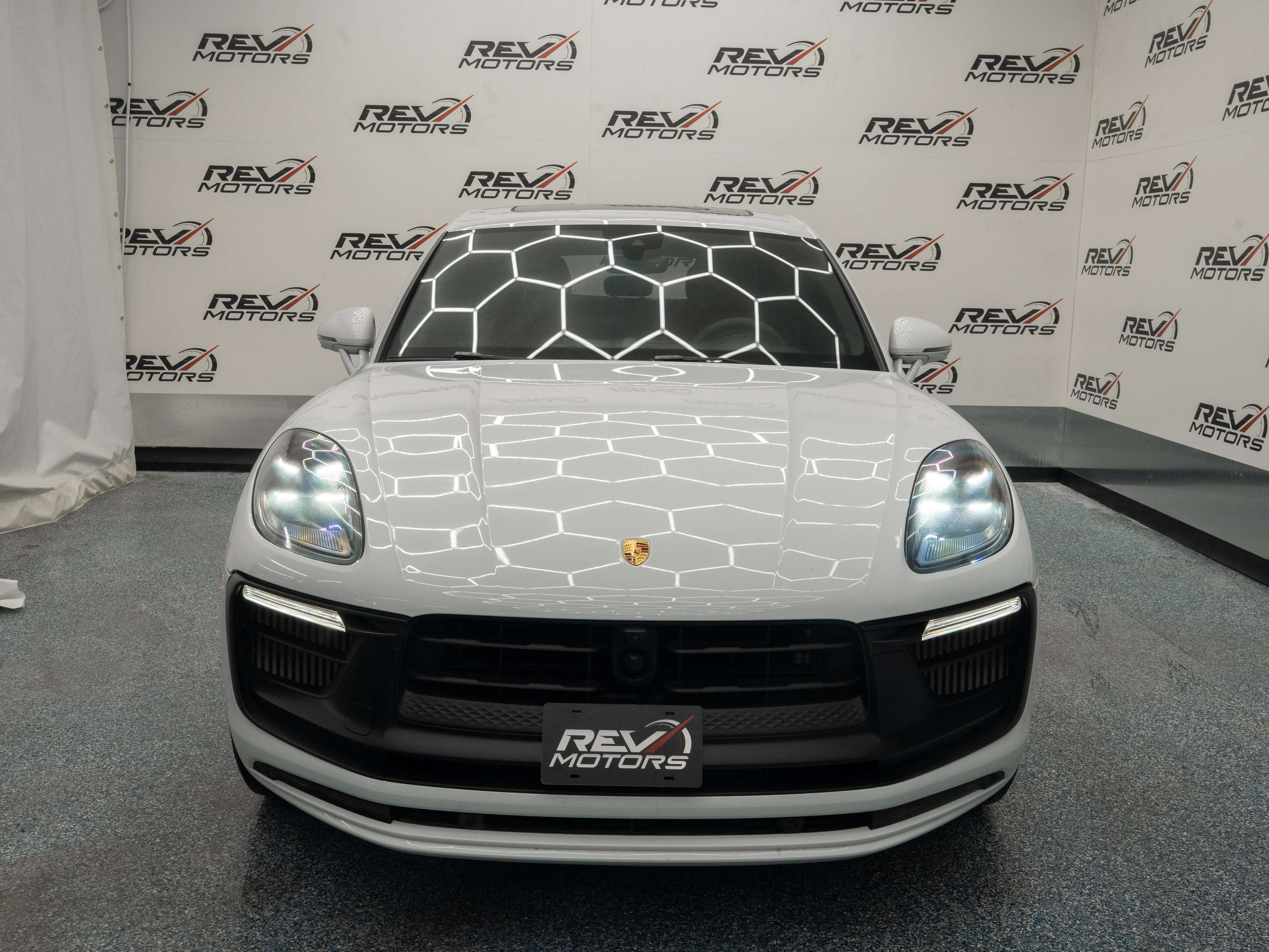 2024 Porsche Macan GTS | Certified | Prem Pkg Plus | Red Interior alt 3