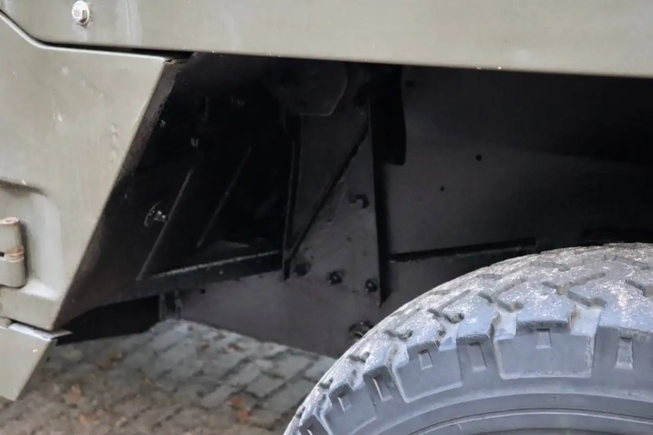Land Rover Series III Lightweight | 1973 | Soft top | 7 zitplaatsen | Benzine | APK- en belastingvrij, foto 11