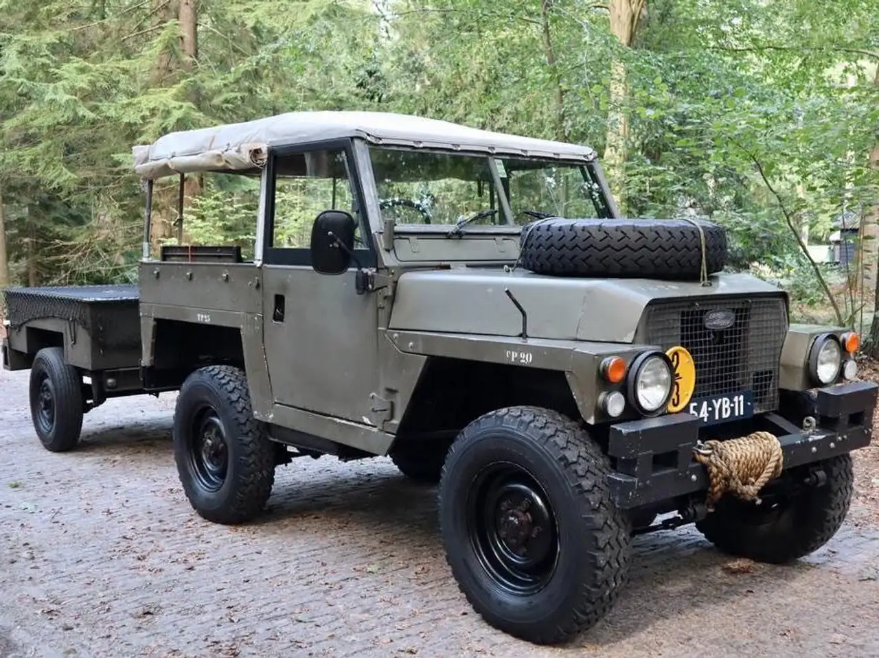 Land Rover Series III Lightweight | 1973 | Soft top | 7 zitplaatsen | Benzine | APK- en belastingvrij, foto 2