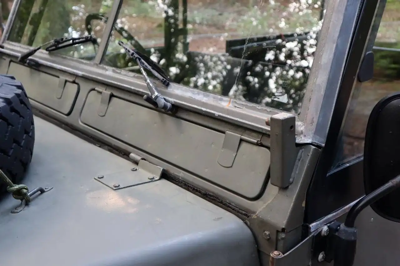 Land Rover Series III Lightweight | 1973 | Soft top | 7 zitplaatsen | Benzine | APK- en belastingvrij, foto 9