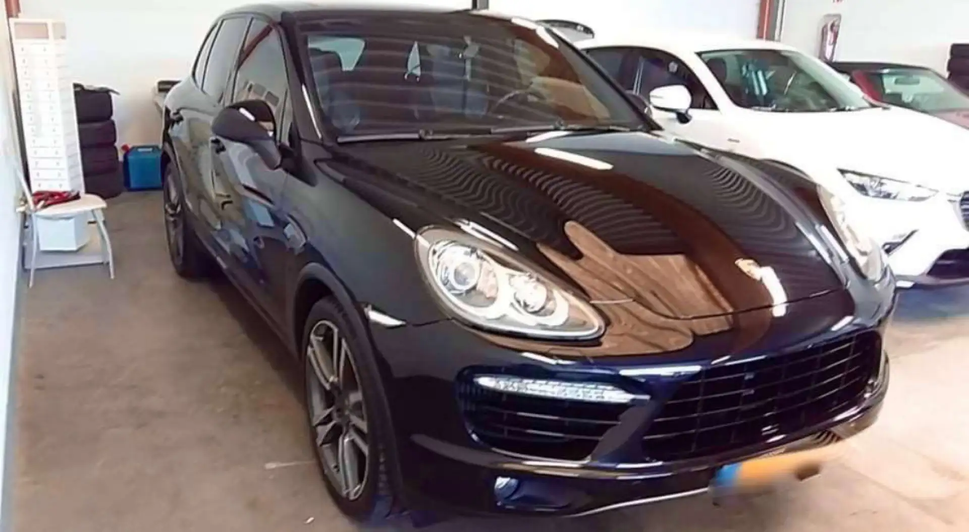 Porsche Cayenne 4.8 Turbo V8 Tiptronic S - 2