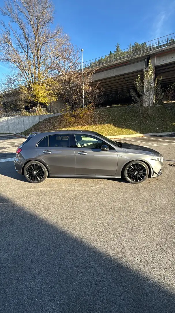 Mercedes-Benz A 250 Premium 4matic auto Gri - 2