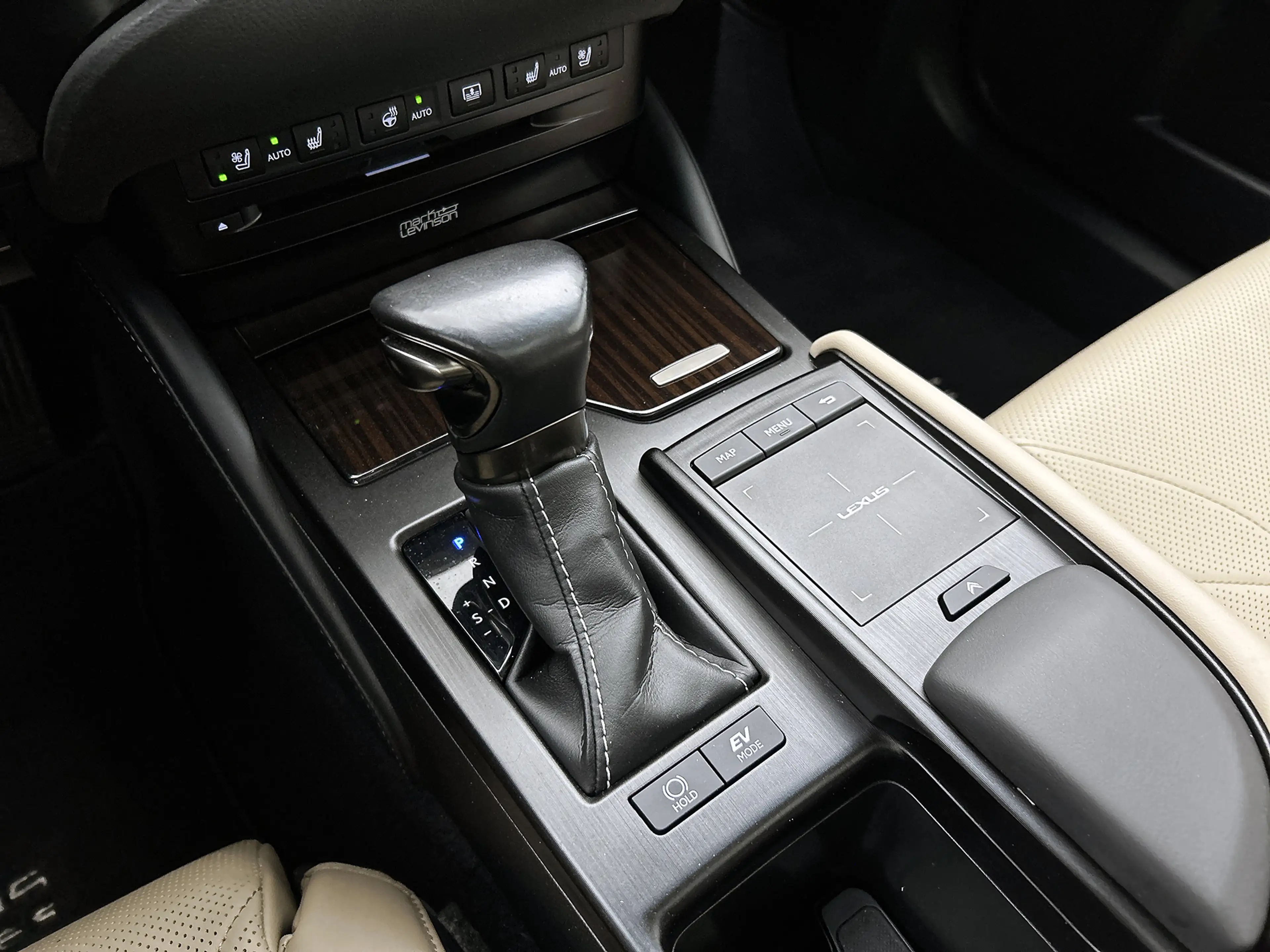 Lexus ES 300 300h President Line | Mark Levinson | Schuifdak | — photo 12