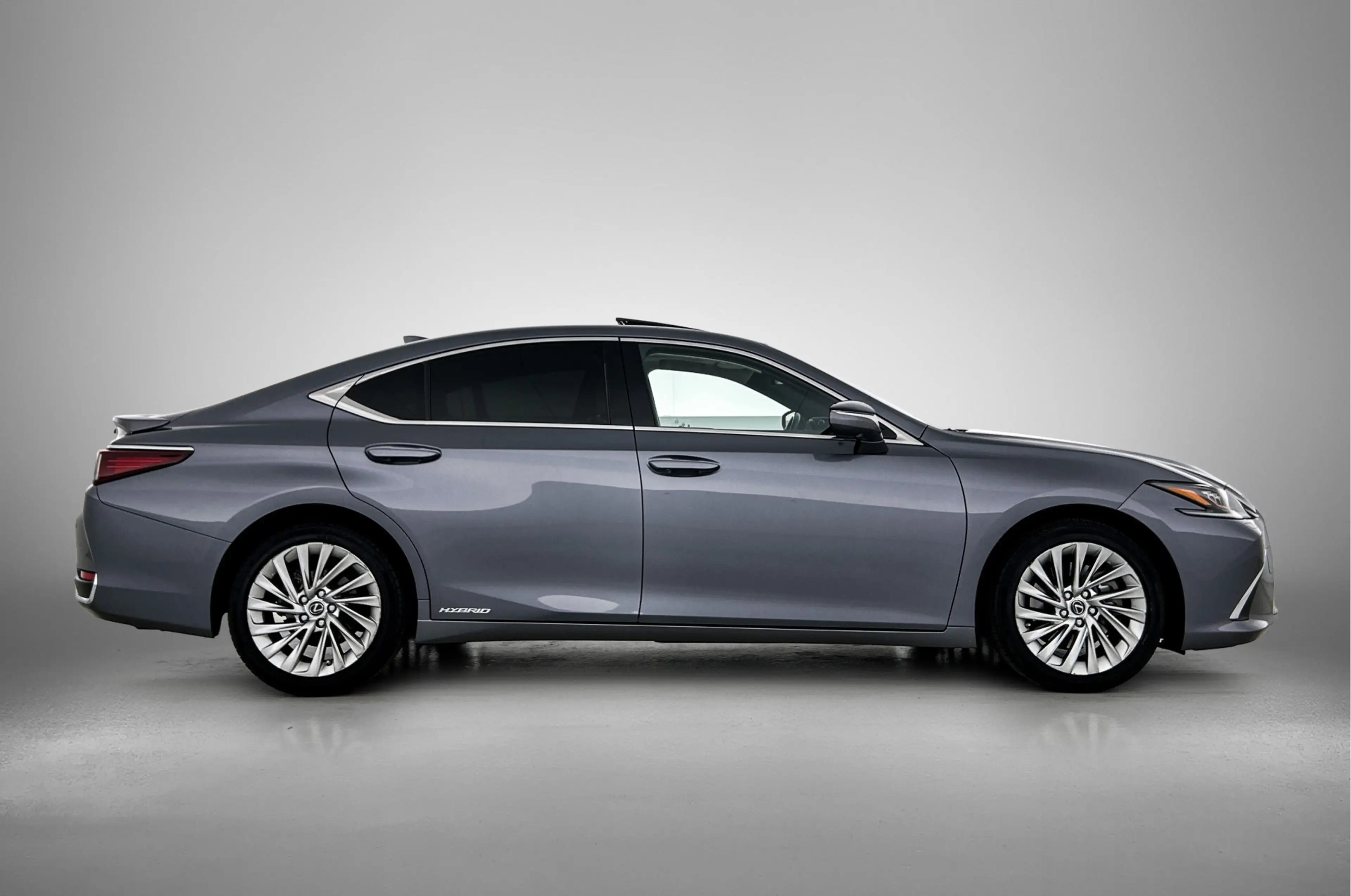 Lexus ES 300 300h President Line | Mark Levinson | Schuifdak | — photo 14