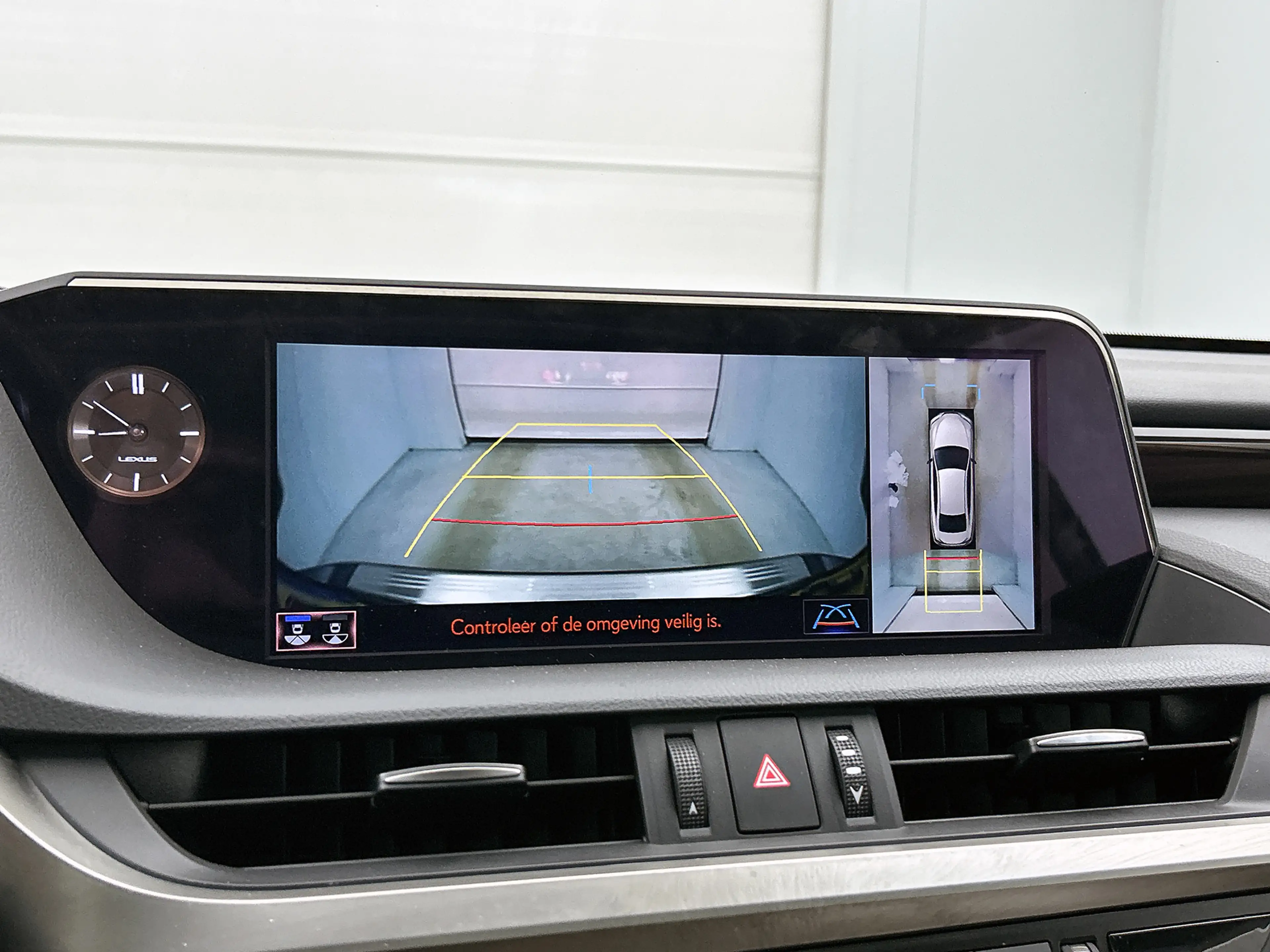 Lexus ES 300 300h President Line | Mark Levinson | Schuifdak | — photo 9