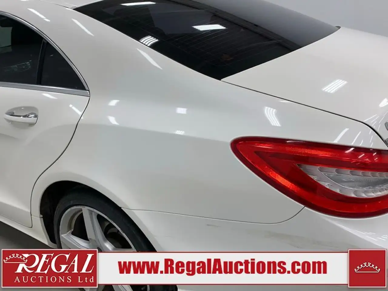 Mercedes-Benz CLS снимка Mercedes-Benz CLS