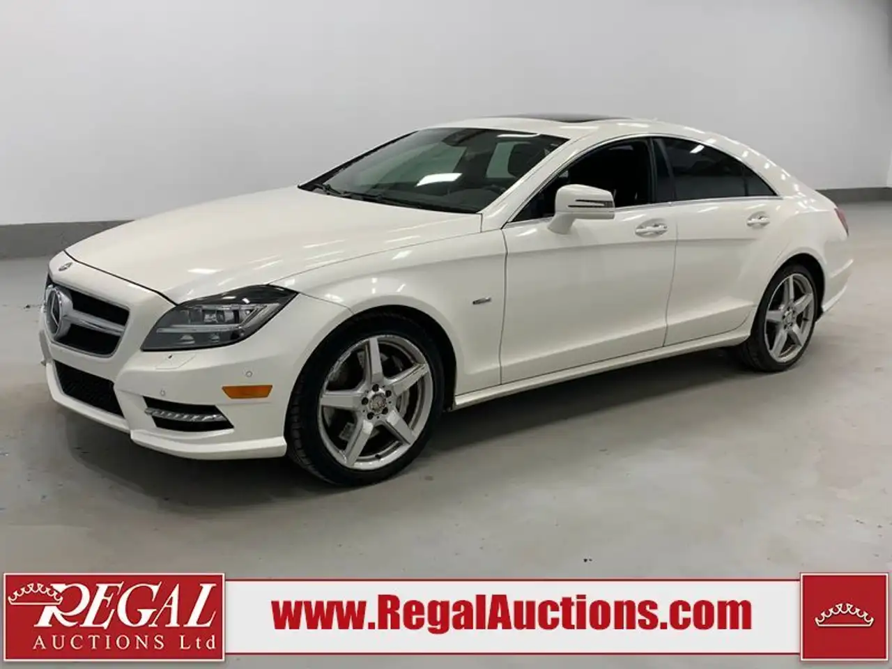Mercedes-Benz CLS снимка Mercedes-Benz CLS