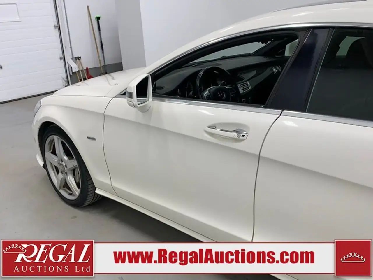 Mercedes-Benz CLS снимка Mercedes-Benz CLS