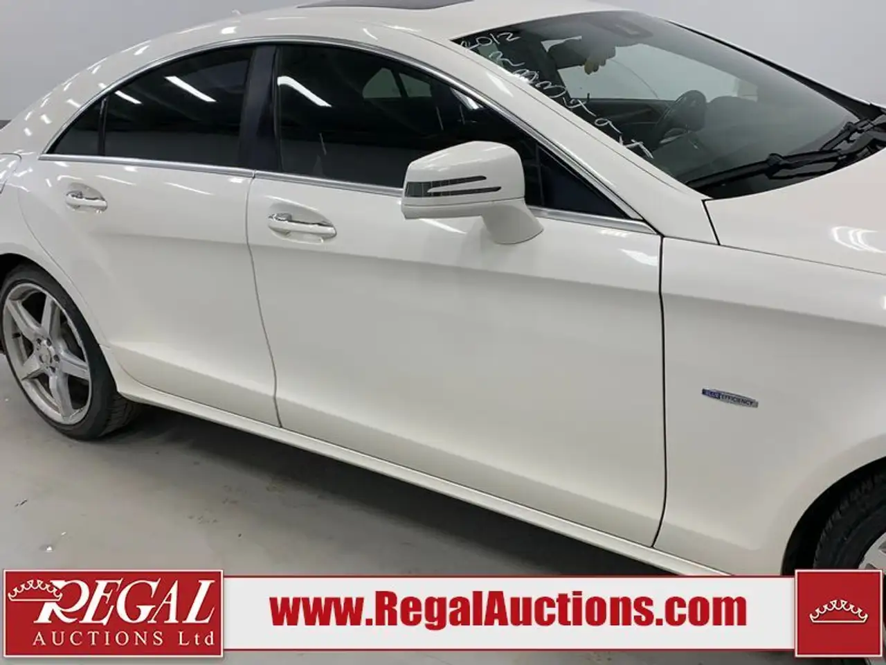 Mercedes-Benz CLS снимка Mercedes-Benz CLS