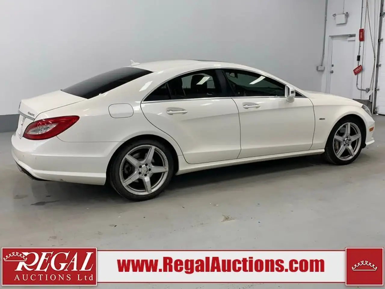 Mercedes-Benz CLS снимка Mercedes-Benz CLS