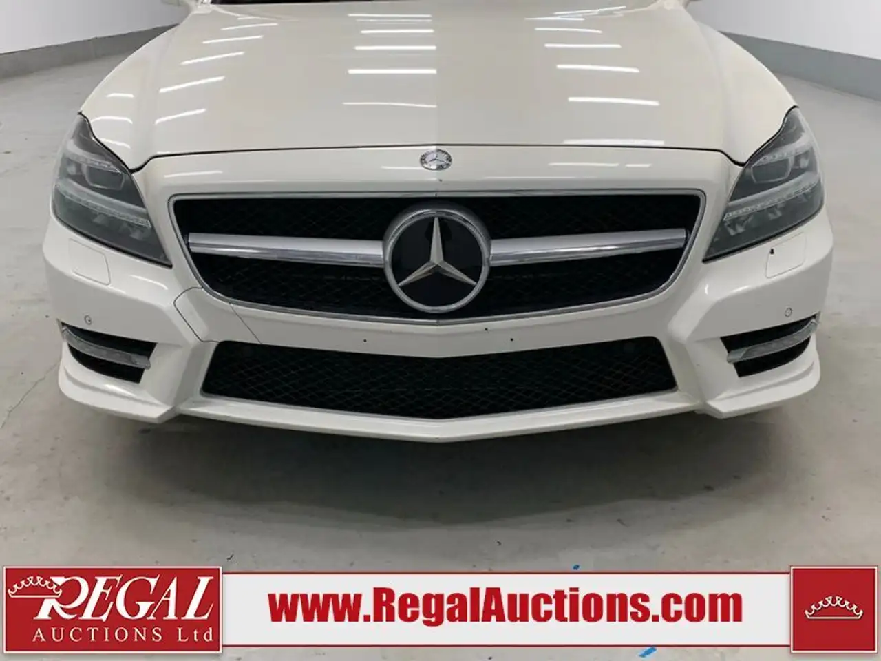 Mercedes-Benz CLS снимка Mercedes-Benz CLS