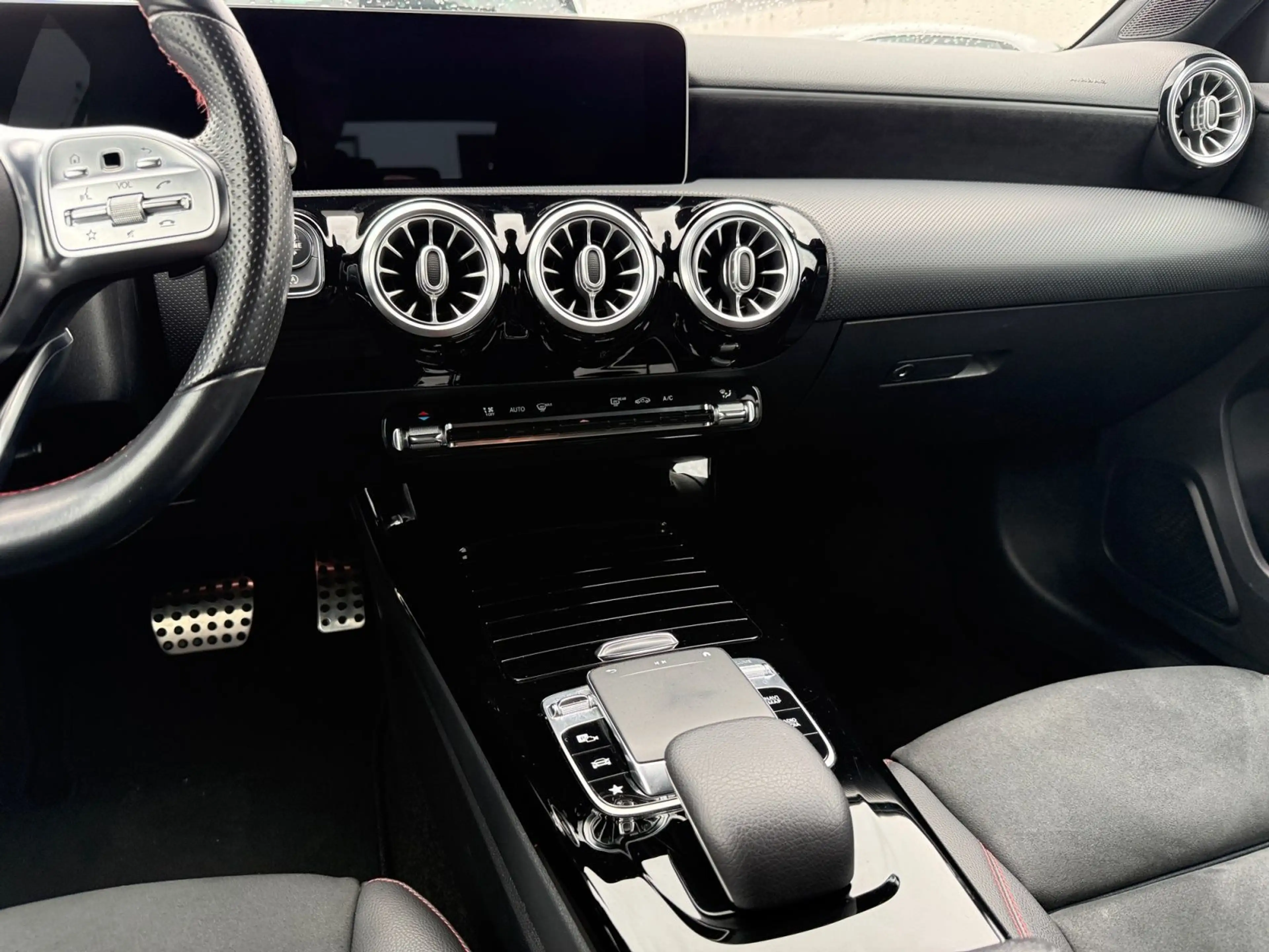 Mercedes-Benz A 250 AMG Line 360VIEW AMB KEYLESS — photo 13