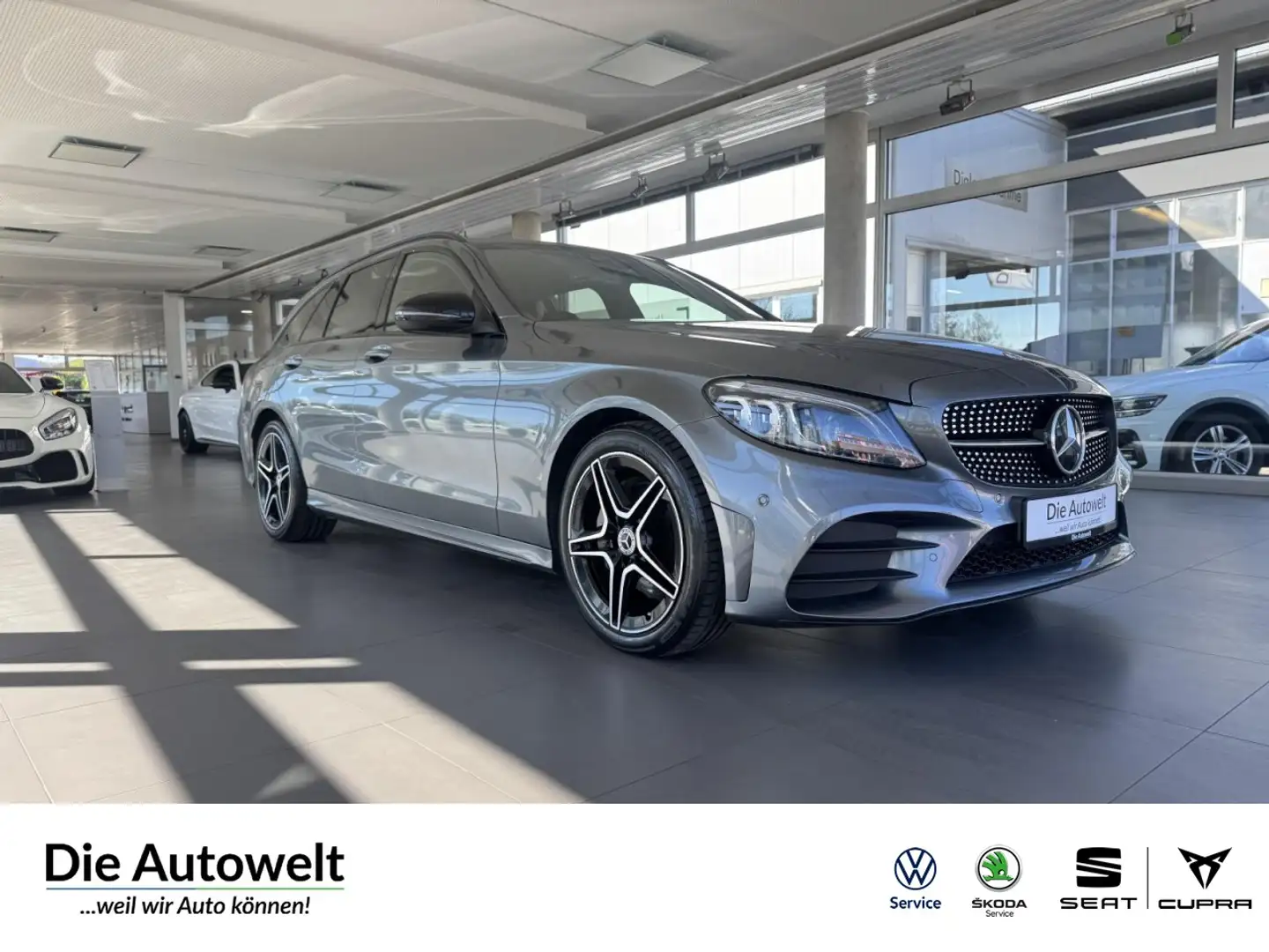 Mercedes-Benz C 200 AMG-LINE AUT. NAVI LED GRA AHK LEDER R-KAM Grau - 1