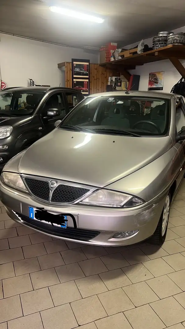 Lancia Ypsilon LX - 1