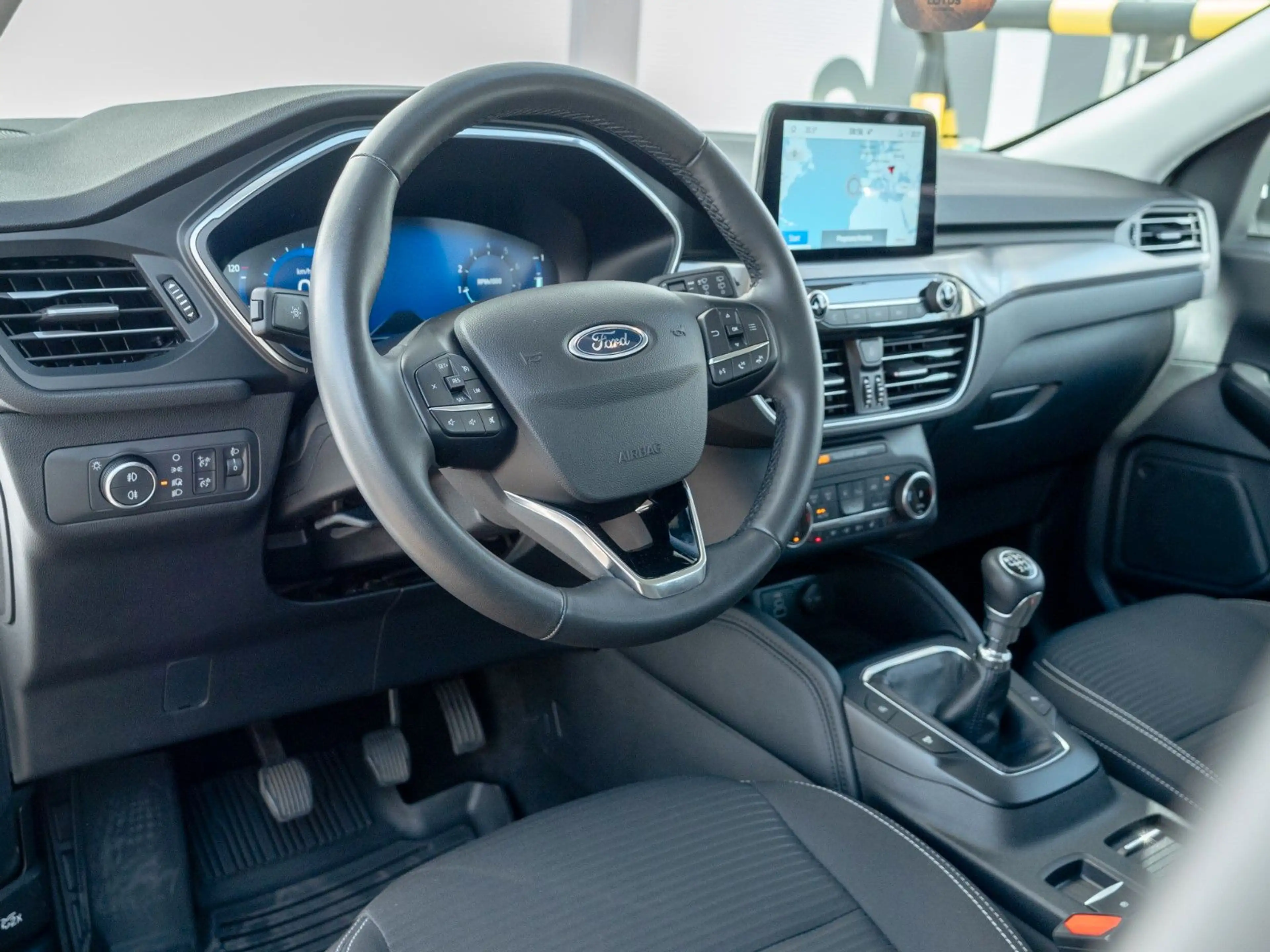 Ford Kuga Titanium TEMPOMAT.LHZ.SHZ.HINTENKAM.3 STÜCK — photo 12