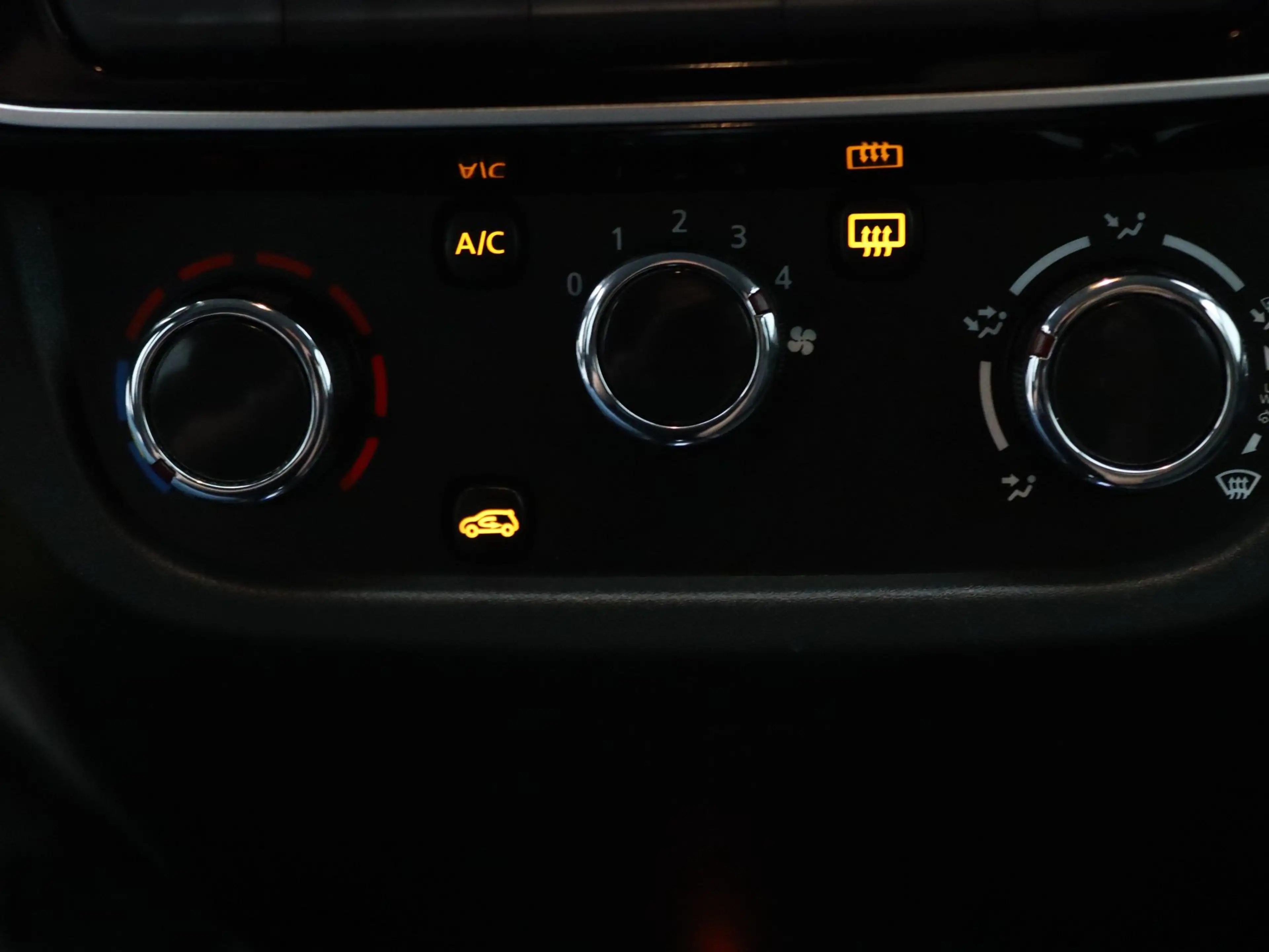 Dacia Spring Expression 27 kWh Apple Carplay/Android Auto | Air — photo 19