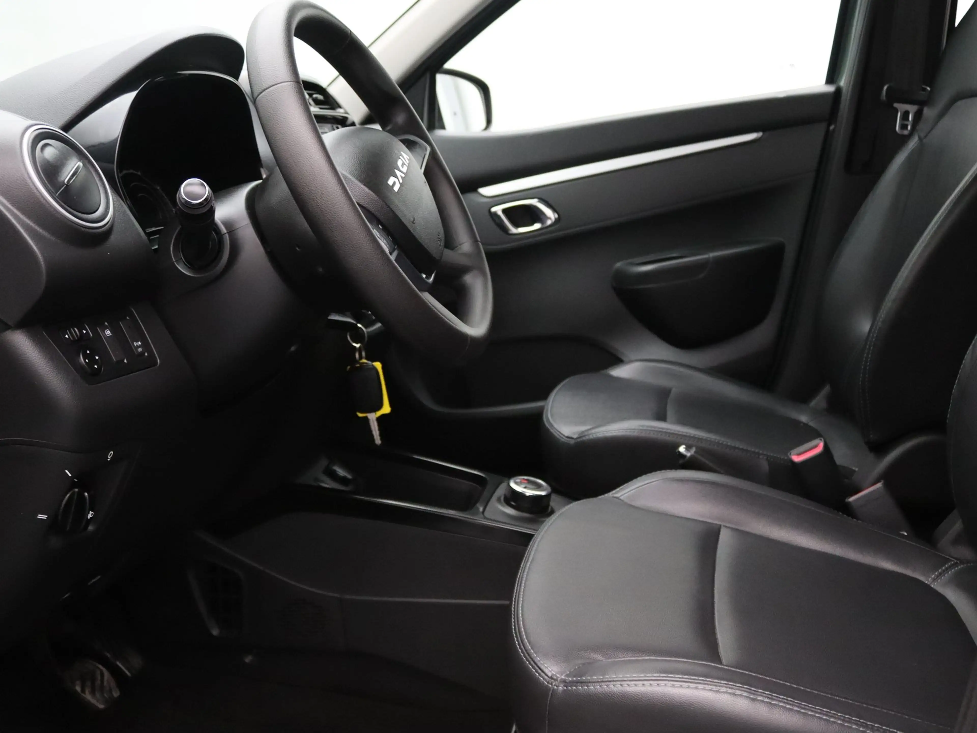 Dacia Spring Expression 27 kWh Apple Carplay/Android Auto | Air — photo 4