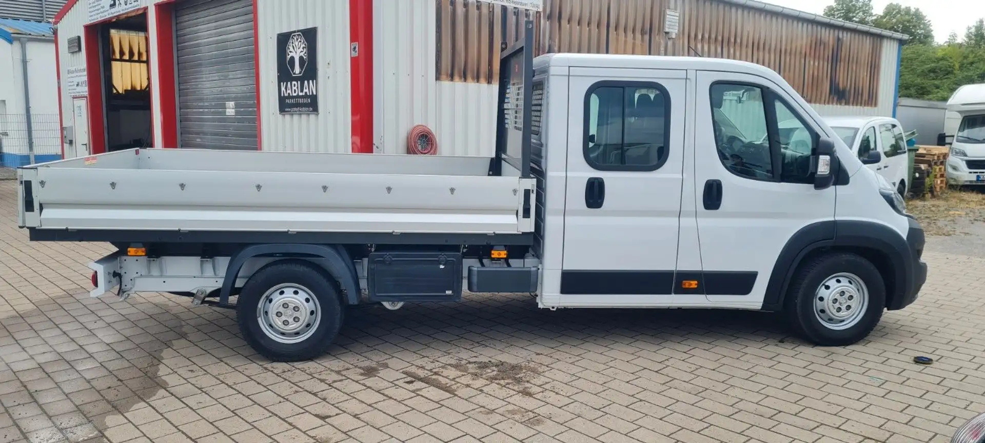 Peugeot Boxer Pritsche Doka. 435 L4 BlueHDi 140 Stop&Sta White - 2