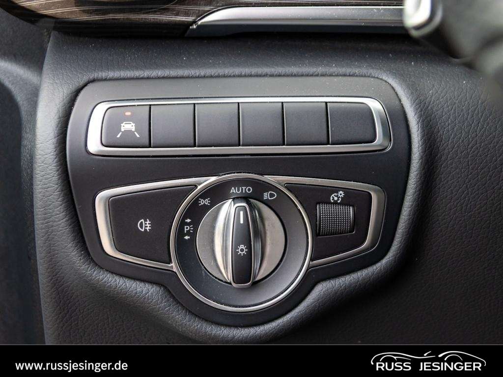 Mercedes-Benz V 220