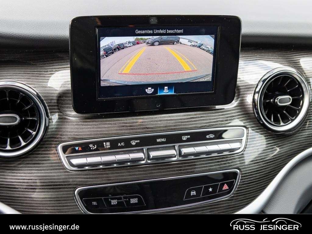 Mercedes-Benz V 220