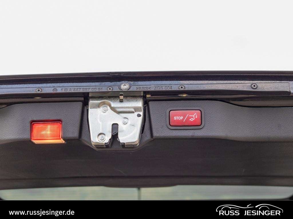 Mercedes-Benz V 220