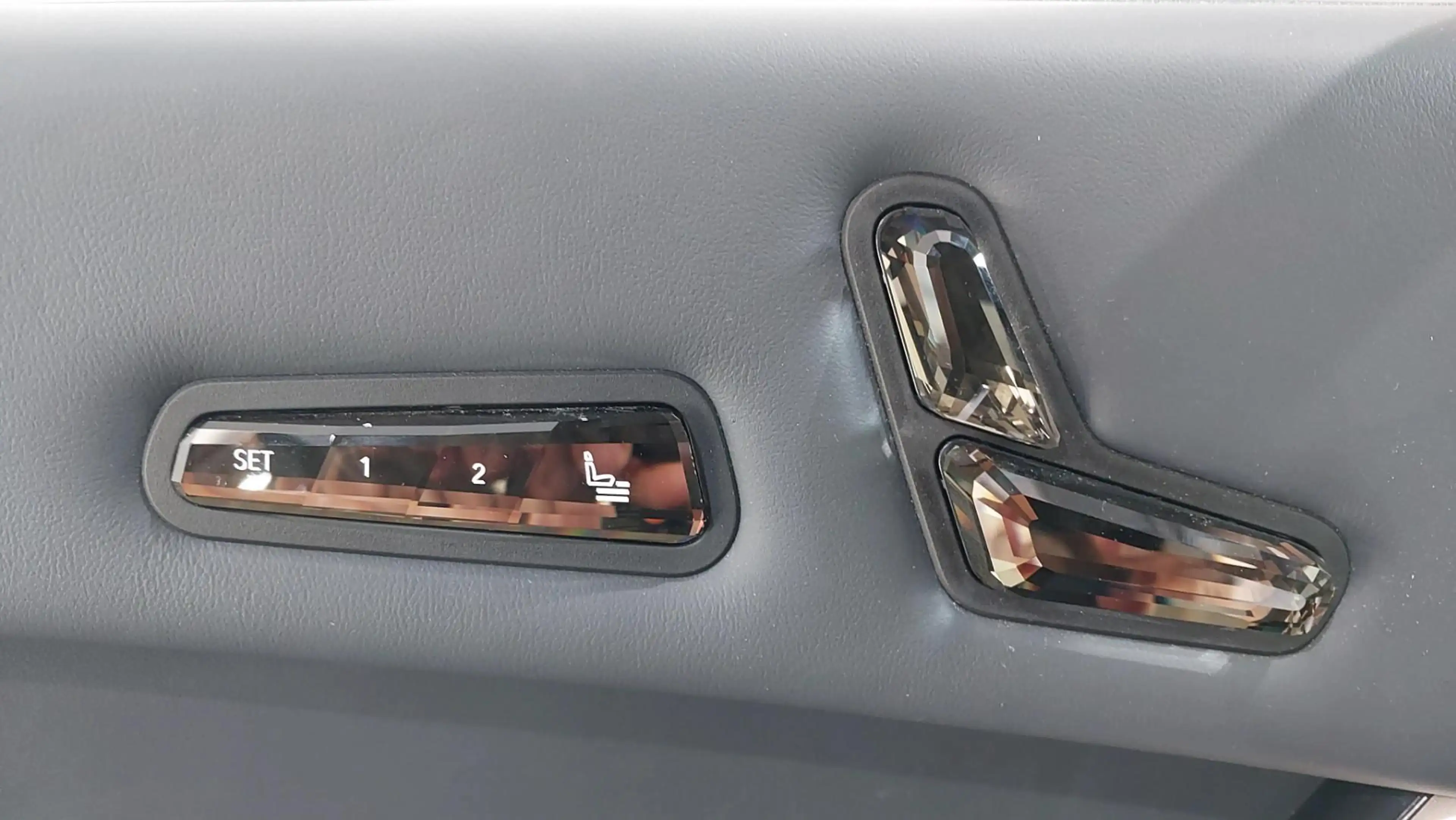 BMW iX xDrive50 | 22" | Sky Lounge | Harman Kardon | Trek — photo 7