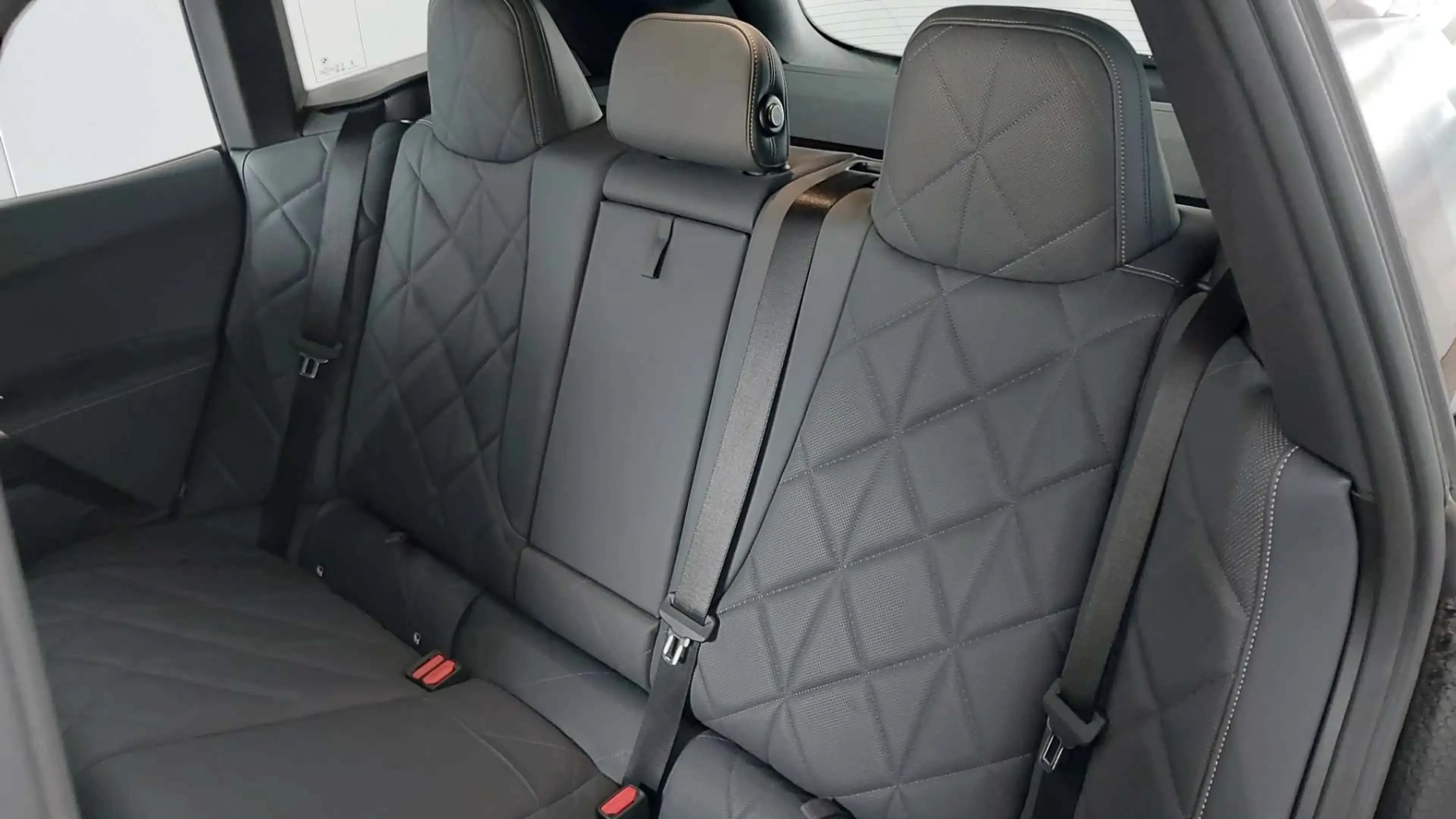 BMW iX xDrive50 | 22" | Sky Lounge | Harman Kardon | Trek — photo 10