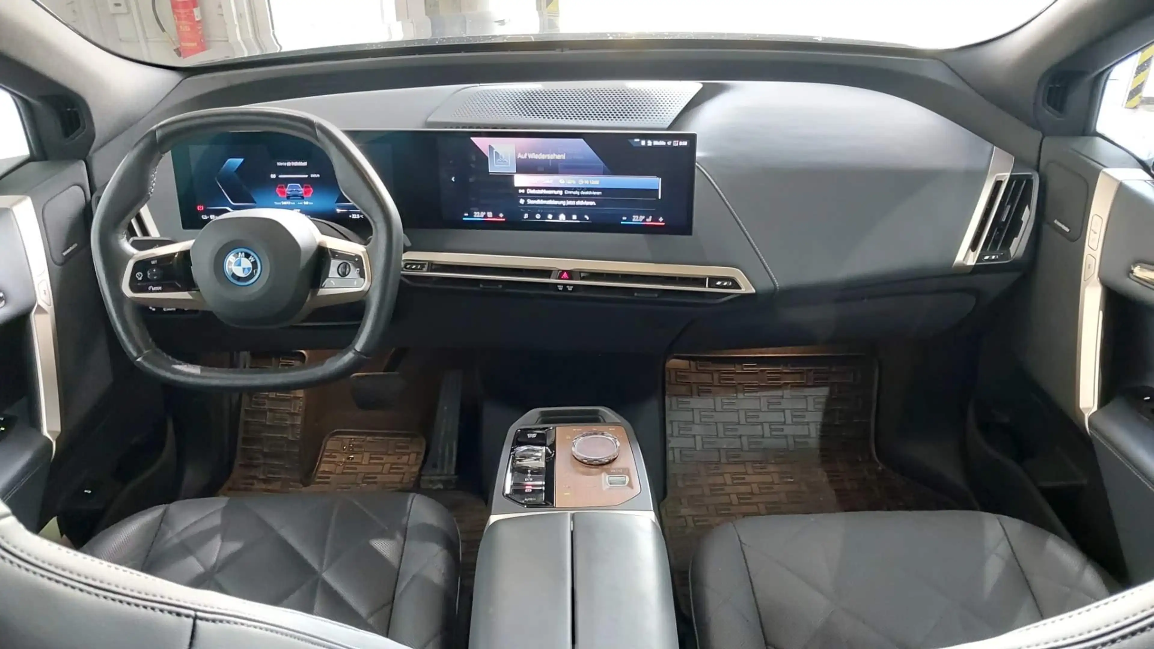 BMW iX xDrive50 | 22" | Sky Lounge | Harman Kardon | Trek — photo 9