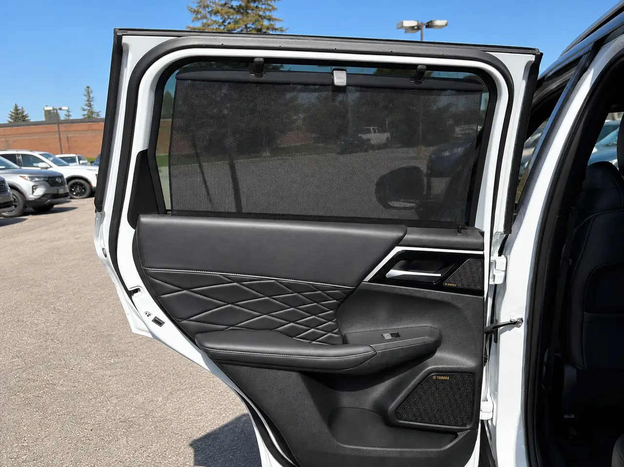 Mitsubishi Outlander снимка Mitsubishi Outlander