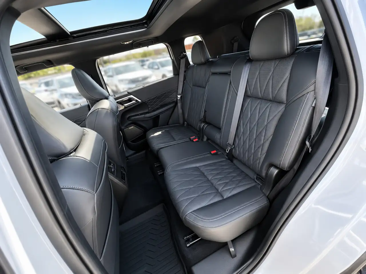 Mitsubishi Outlander снимка Mitsubishi Outlander