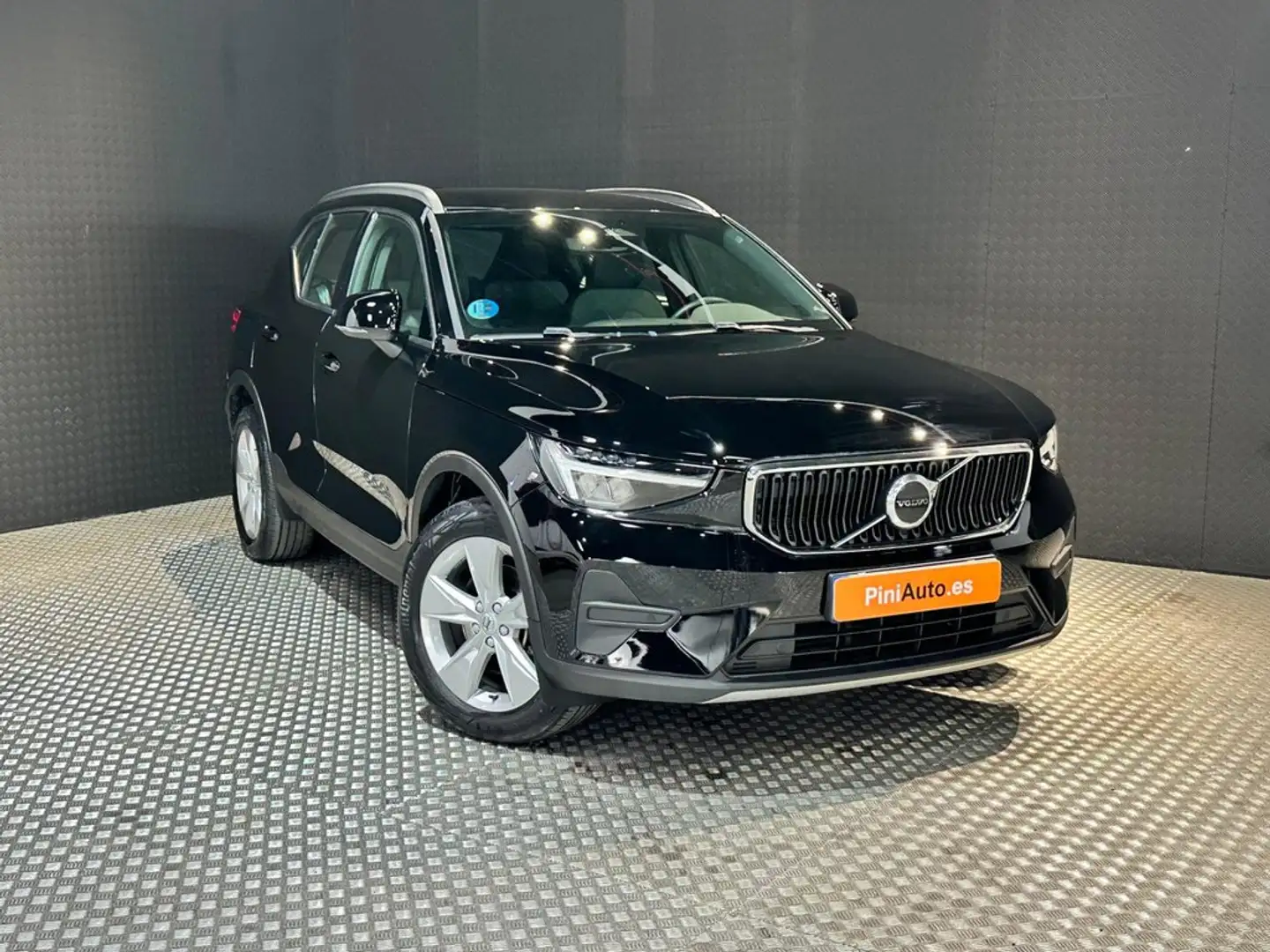 Volvo XC40 2.0 B3 G Core Dark Auto Negro - 2