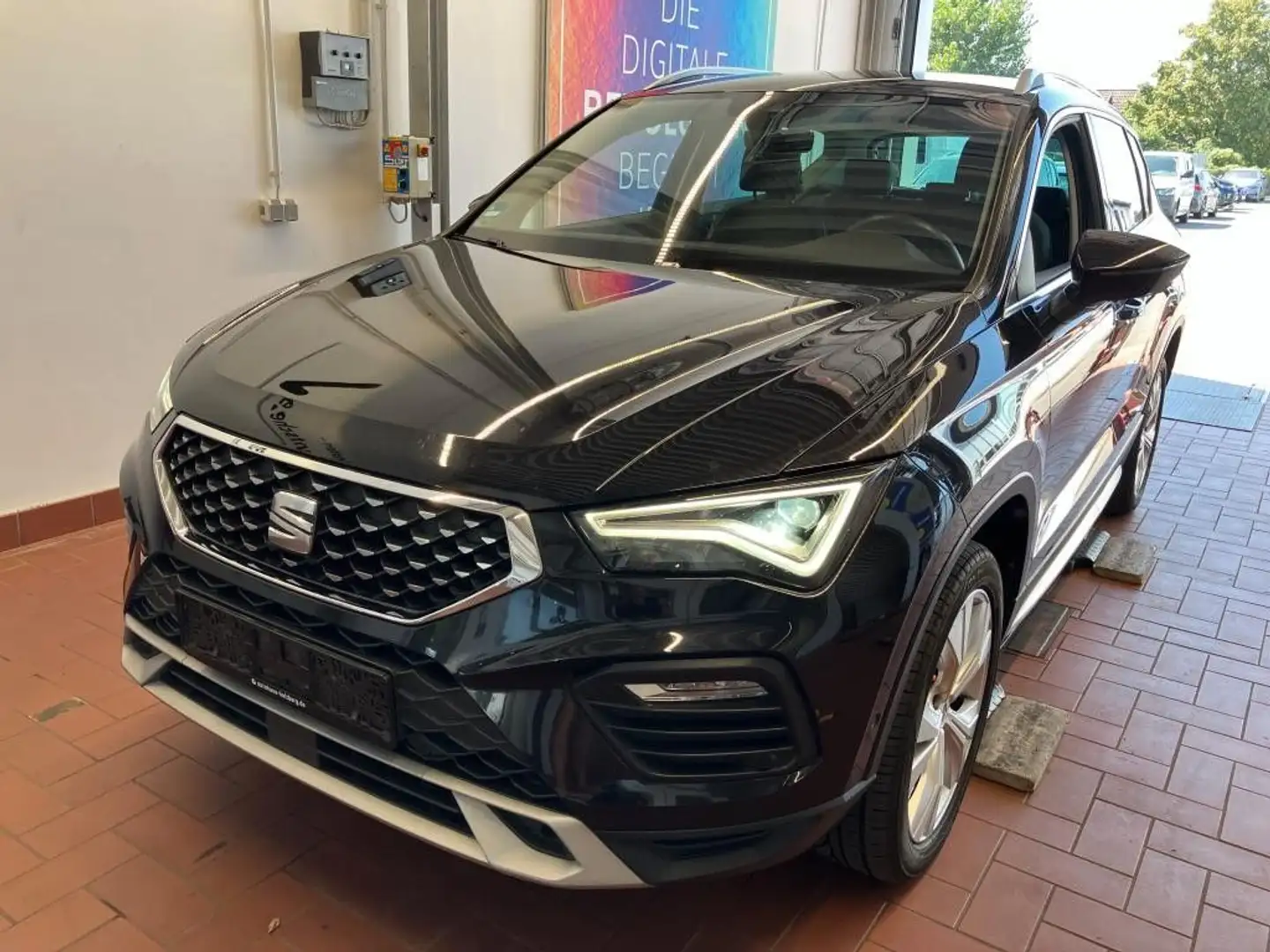SEAT Ateca Xperience2.0TDI DSG LED Navi SHZ ACC Noir - 1