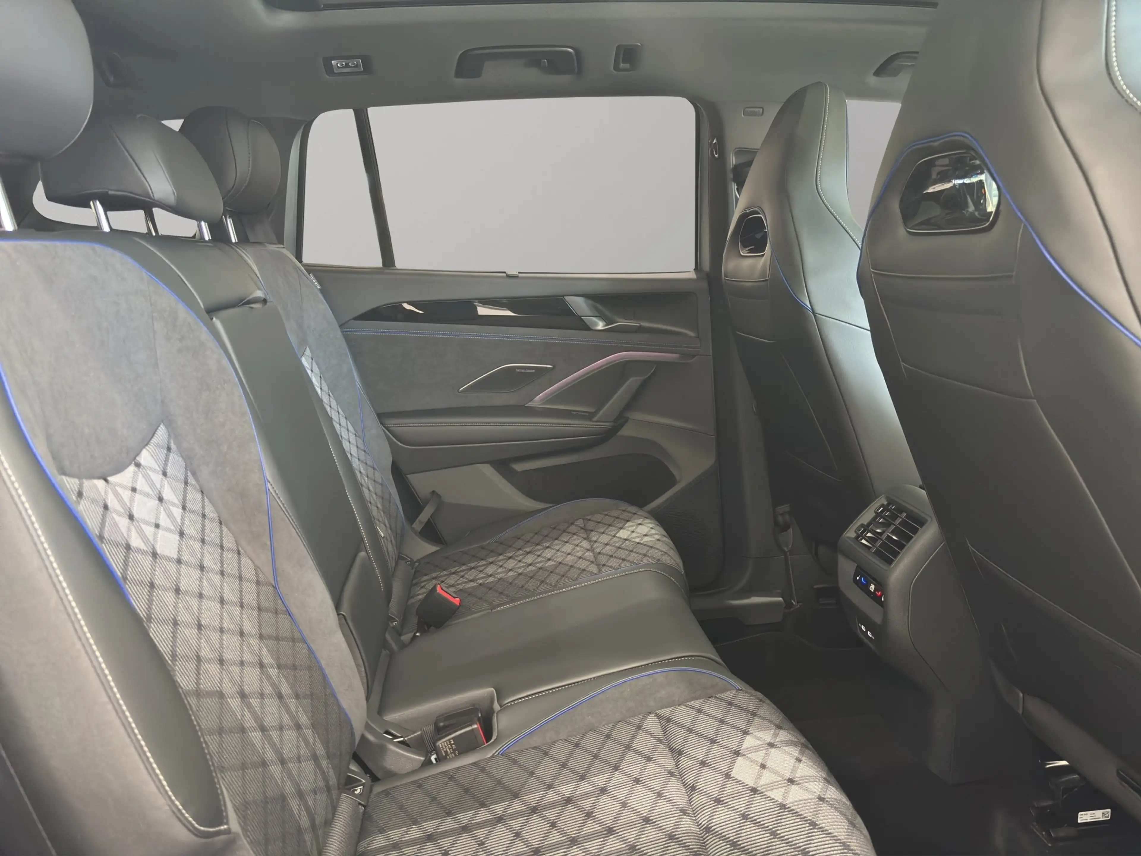 Volkswagen Tayron R-Line (WR/AHK/BlackStyle) 2.0 l TDI 4MOTION 7-Gan — photo 8