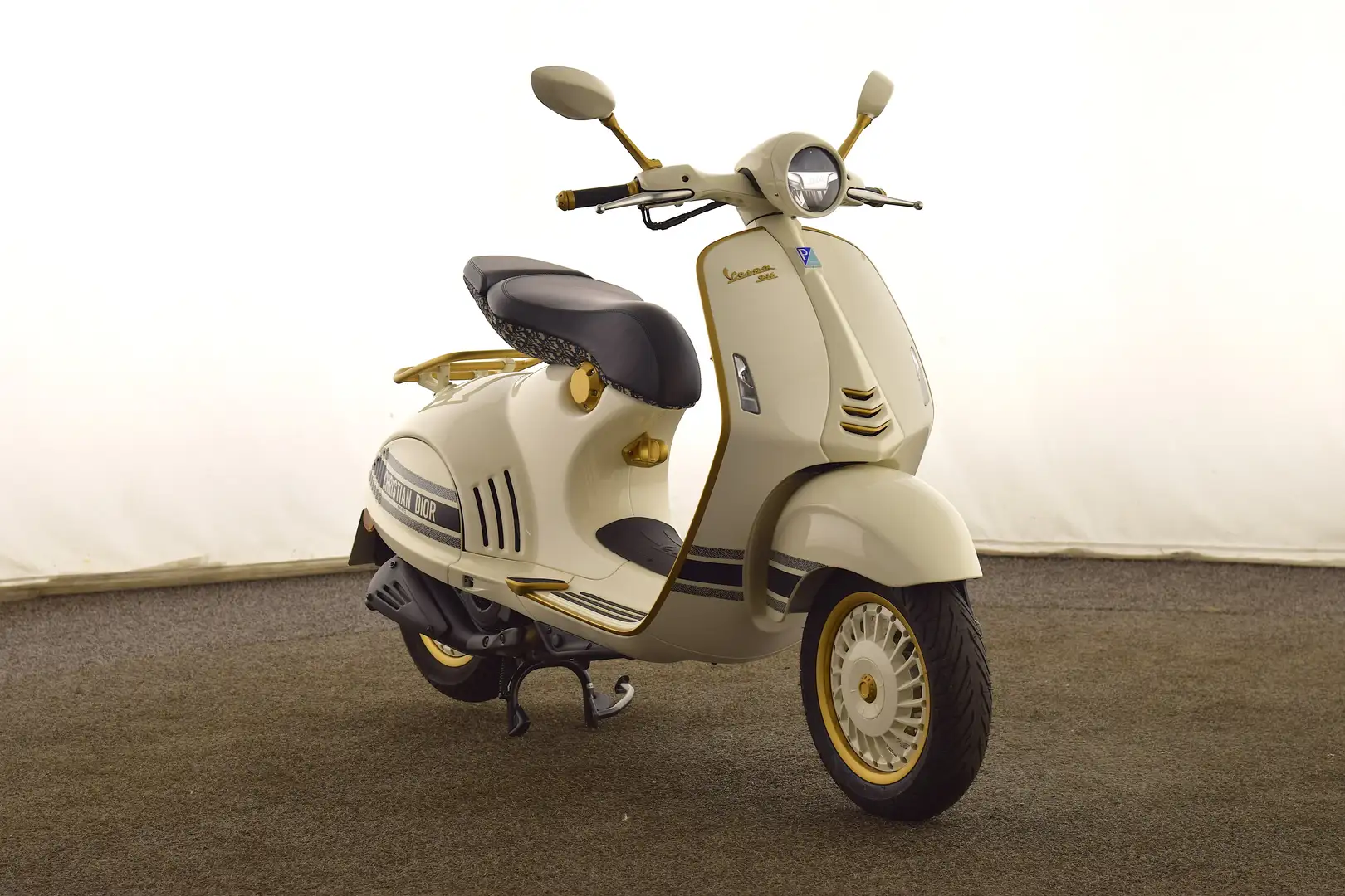 Vespa 946 946 CHRISTIAN DIOR LIMITED EDITION Zlatá - 1