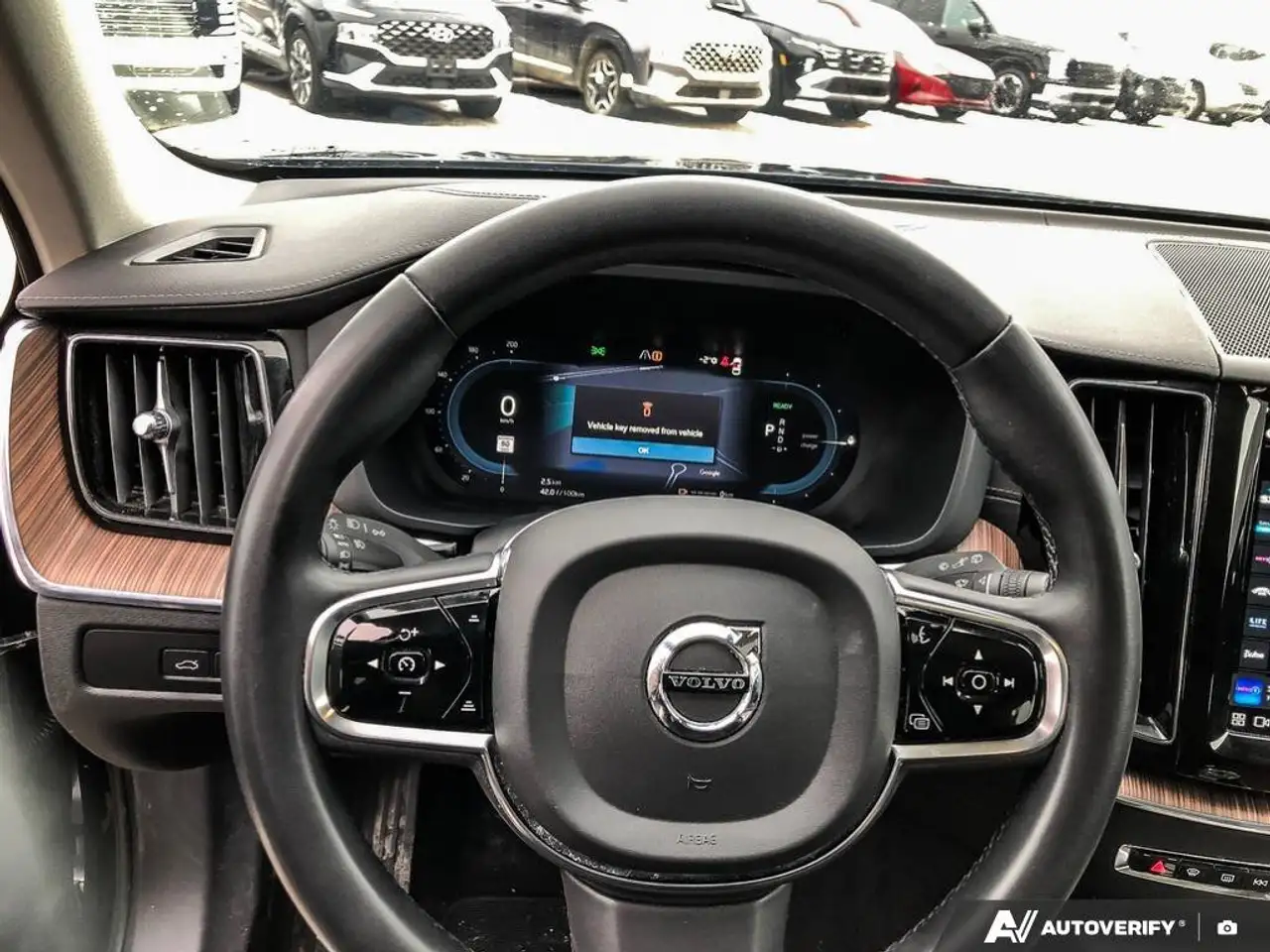 Volvo XC60 снимка Volvo XC60