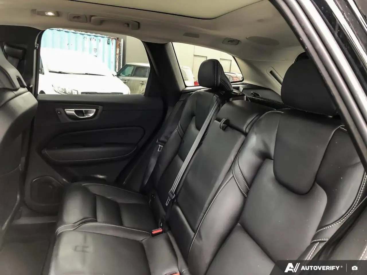 Volvo XC60 снимка Volvo XC60