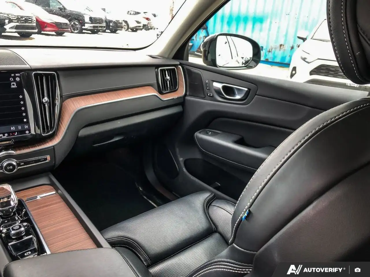 Volvo XC60 снимка Volvo XC60