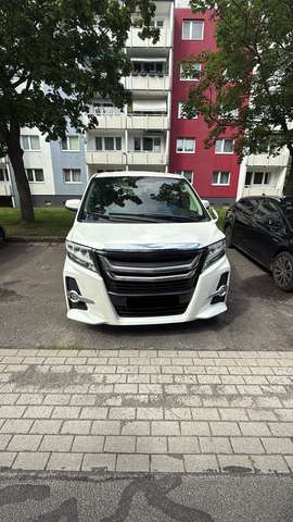 Imagine Toyota Alphard